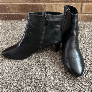 Kenneth Cole Black Leather Ankle Boots with Silver "Glass" Heel - Size 9.5